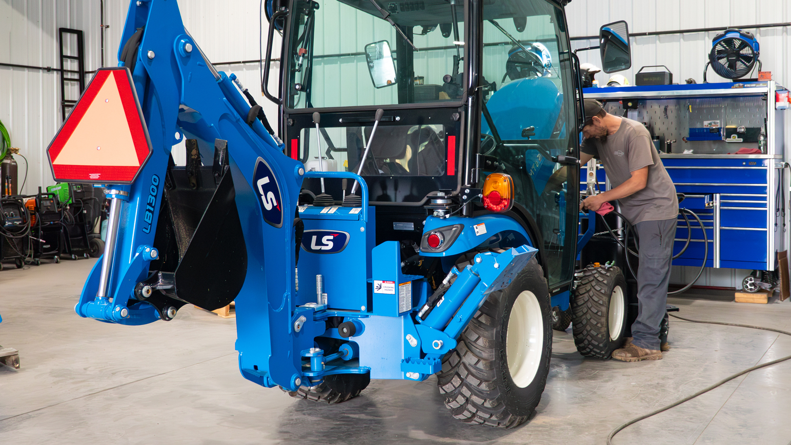 LS-Tractor-Service-Center